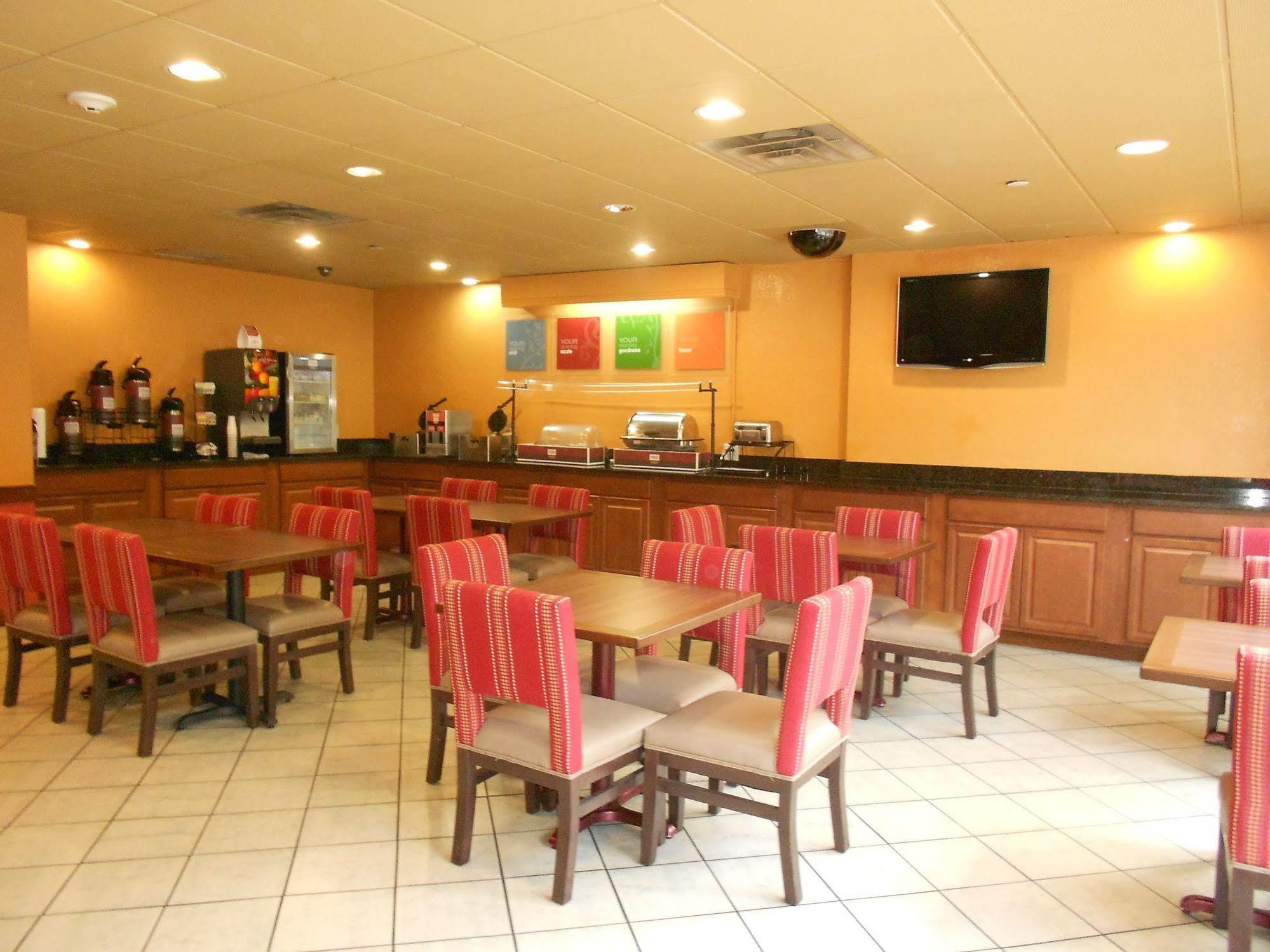 Comfort Inn & Suites Lakeland North I-4 Экстерьер фото